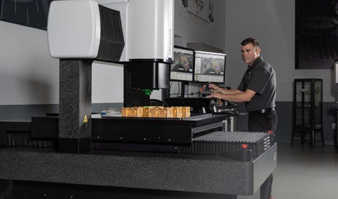 Smart Scope M130 Web Carousel